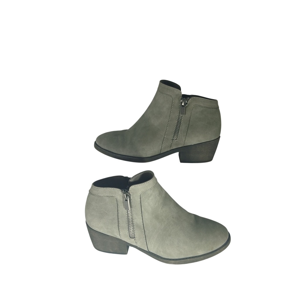 Maurices Abigail Ankle Boots 6M Gray Faux Suede Low Block Heel Side Zip Boho